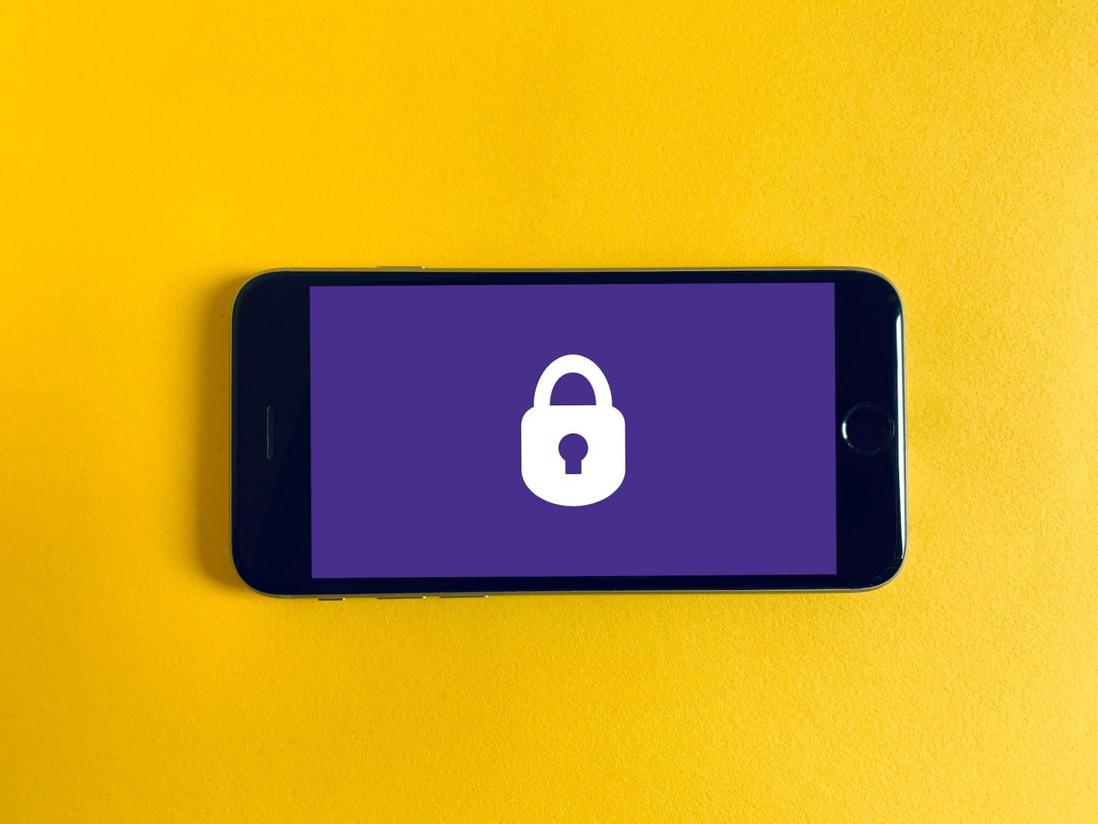lock icon on a cell phone